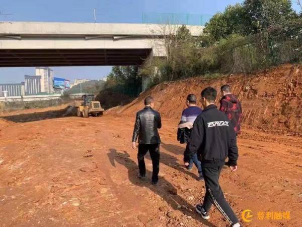 慈利縣建投集團(tuán)、慈姑建材公司：現(xiàn)場(chǎng)踏勘建筑垃圾綜合治理項(xiàng)目建設(shè)情況